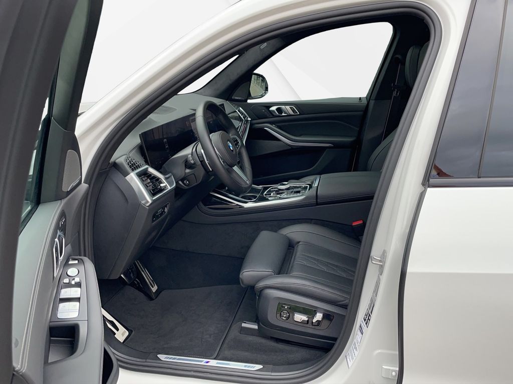 BMW X7 40d xDrive Msport PRO | FACELIFT | předváděcí auto na dovoz | přímo od německého autorizovaného prodejce | luxusní bílé naftové SUV | černá kůže | skvělá výbava | auto ihned k předání | super cena 2.459.000,- Kč bez DPH | více info a nákup online na AUTOiBUY.com